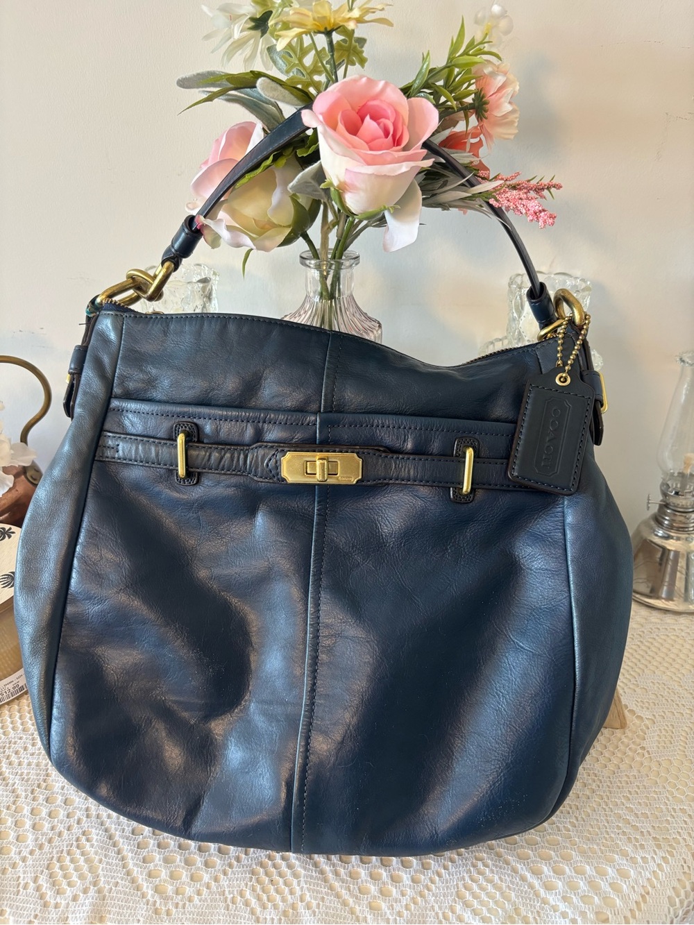 Vintage Coach Chelsea Ashlyn navy blue  Leather Hobo Bag with Turnlock